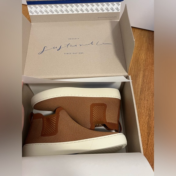 NWT Rothy’s Chelsea Boots in Fawn - Picture 9 of 9